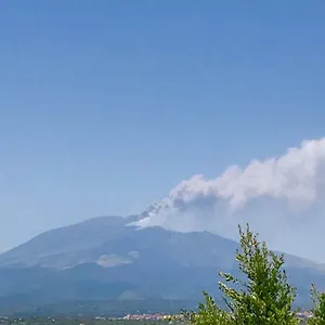La Finestra Sull'etna Maison d'hôtes Motta SantʼAnastasia