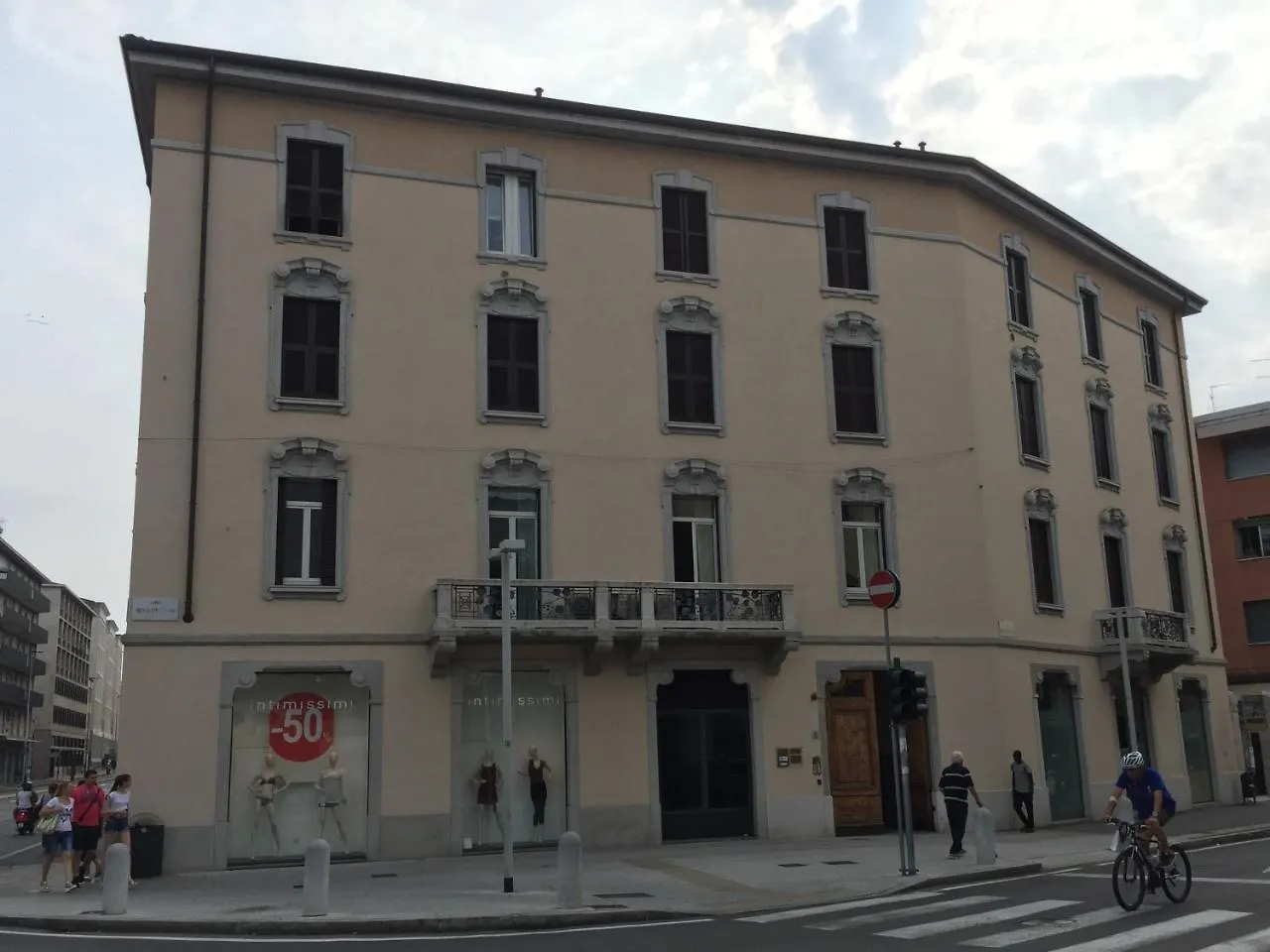 Bergamo Center Rooms