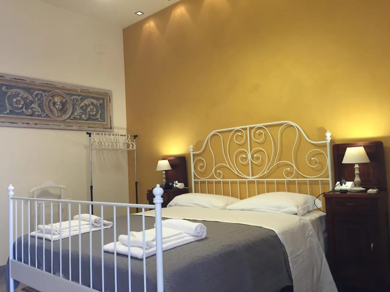 Bergamo Center Rooms 0*,